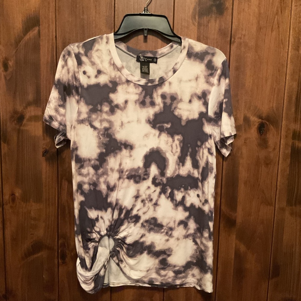 Miss Chievous Tie-Dye Knot Front Tee - White & Charcoal